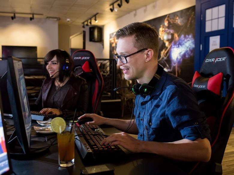 Battle & Brew – Le premier bar de jeux d’Atlanta