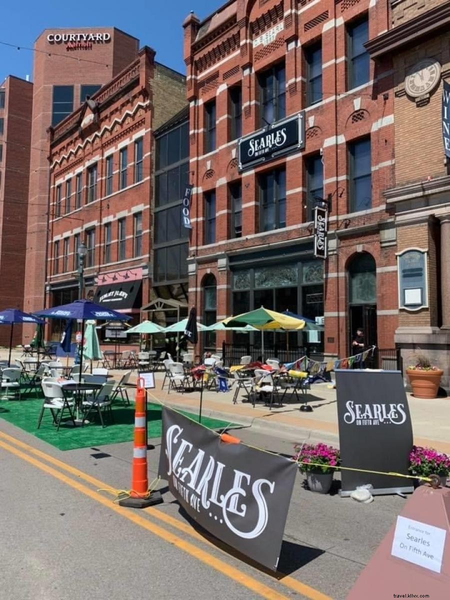 Bars sur les toits, fermes à pizza et autres façons de dîner en plein air cet été