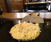 Okonomiyaki : la crêpe japonaise à la carte