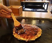 Okonomiyaki : la crêpe japonaise à la carte