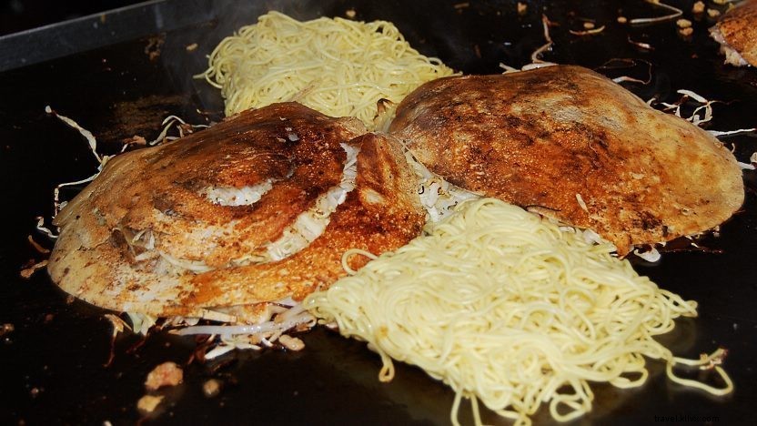 Okonomiyaki : la crêpe japonaise à la carte